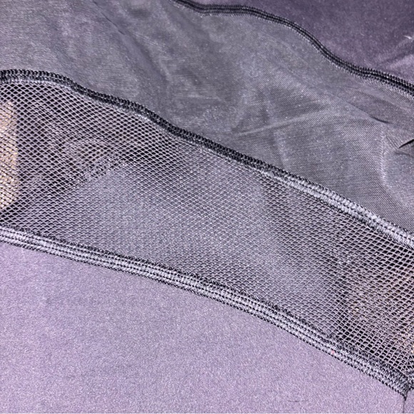 Lululemon Activewear Bundle – Size 8 + JUNK Headband - Picture 6 of 14